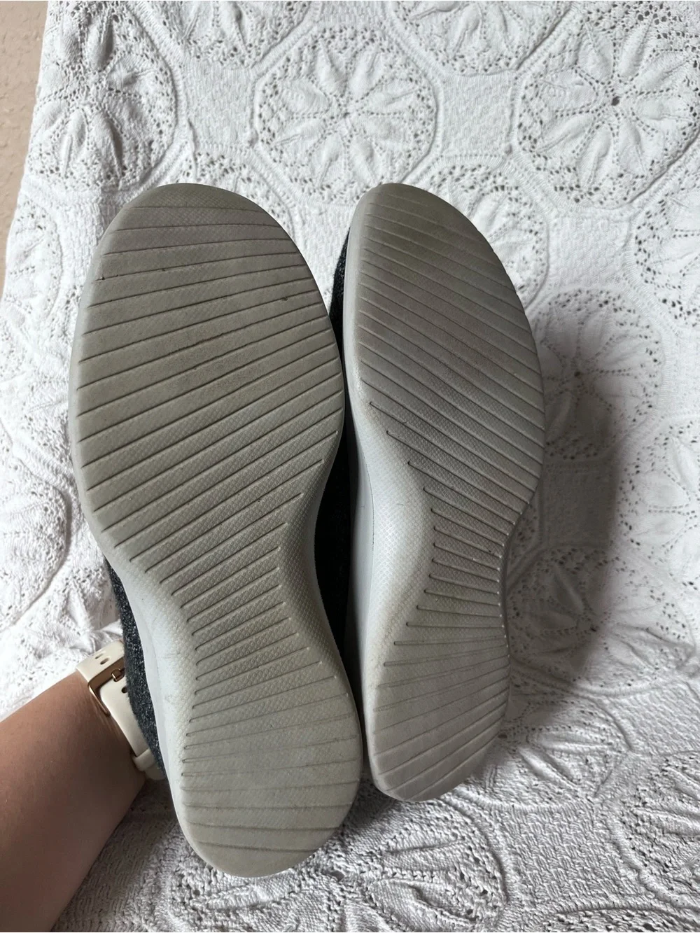 allbirds sneakers tennis shoes women’s 9 gray merino wool runners fabric